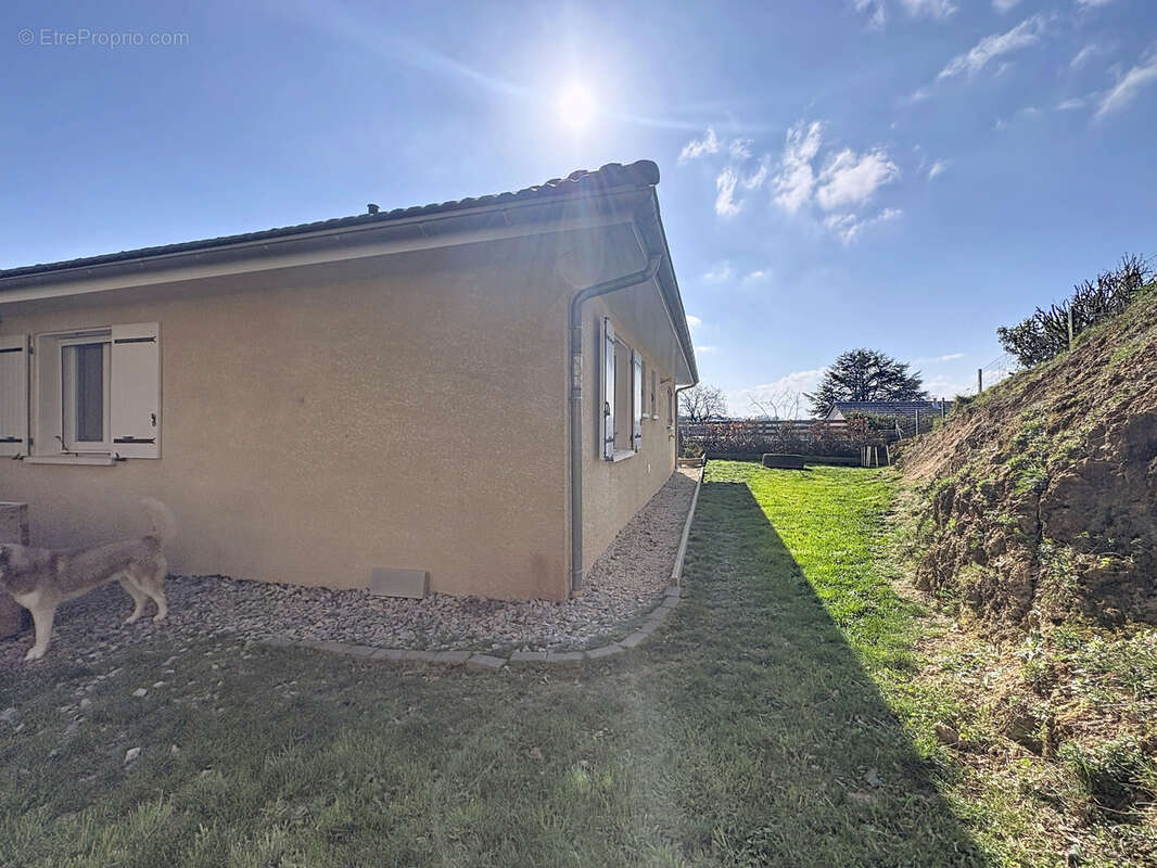Prades de Salars. Maison contemporaine de plein pied avec jardin. - photo 11