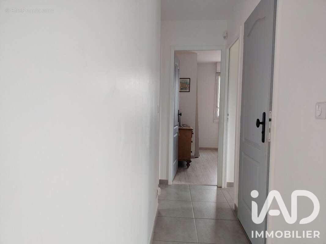 Maison 81 m² à Beuzeville  - photo 9