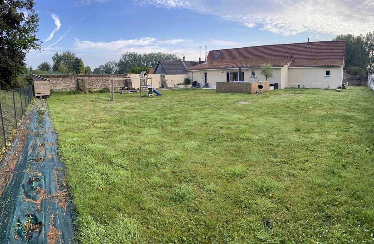 Maison à VIRONCHAUX