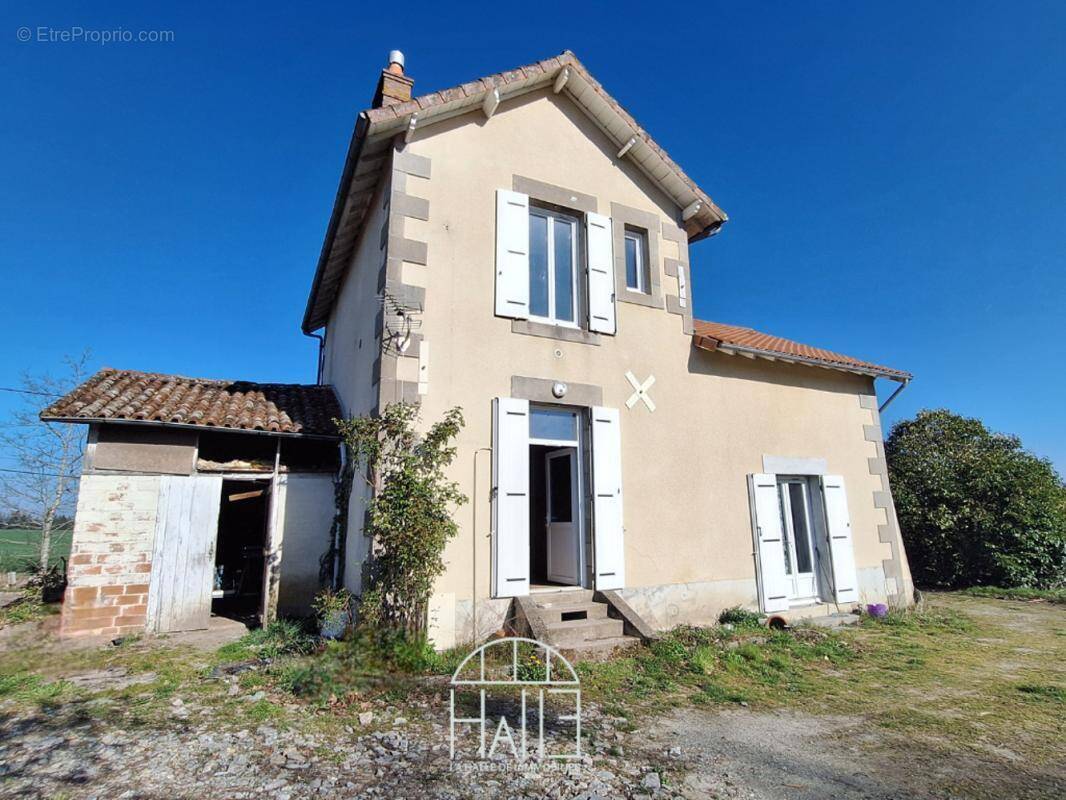 Maison à ORADOUR-SUR-GLANE