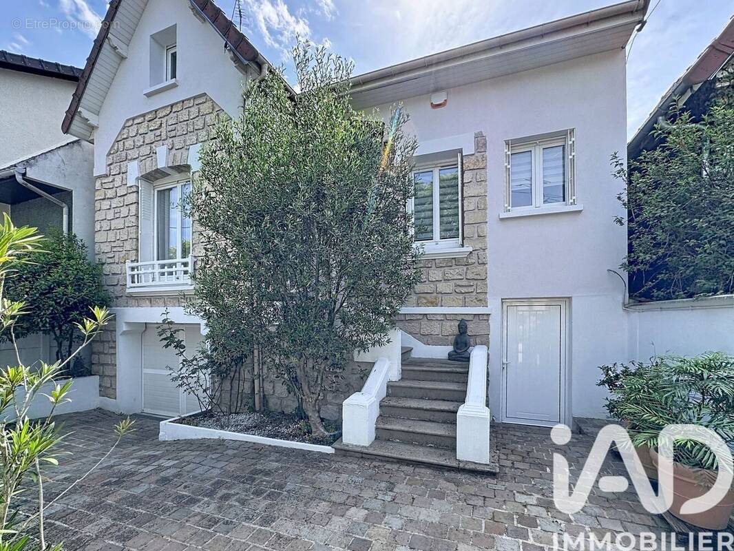 Photo 1 - Maison à SAINT-MAUR-DES-FOSSES