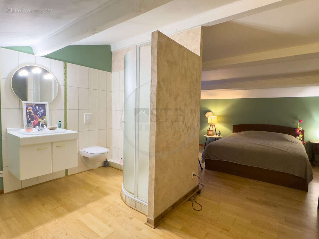 Maison à SAINT-SAUVEUR-DE-MONTAGUT