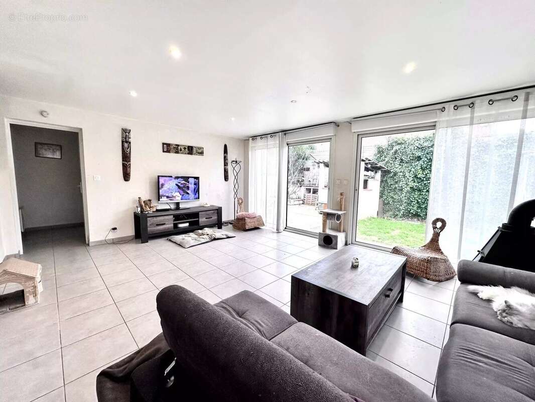 Maison à VILLELONGUE-DELS-MONTS