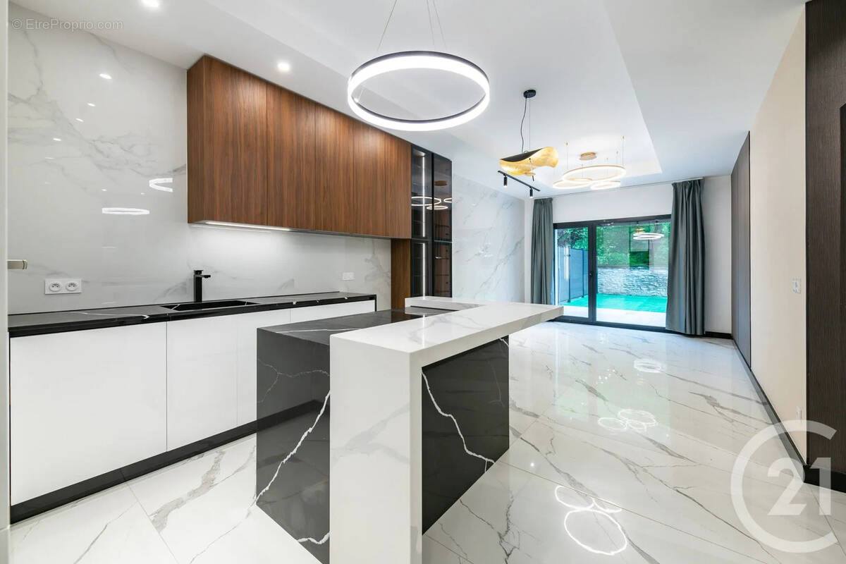 Appartement à SAINT-MAUR-DES-FOSSES