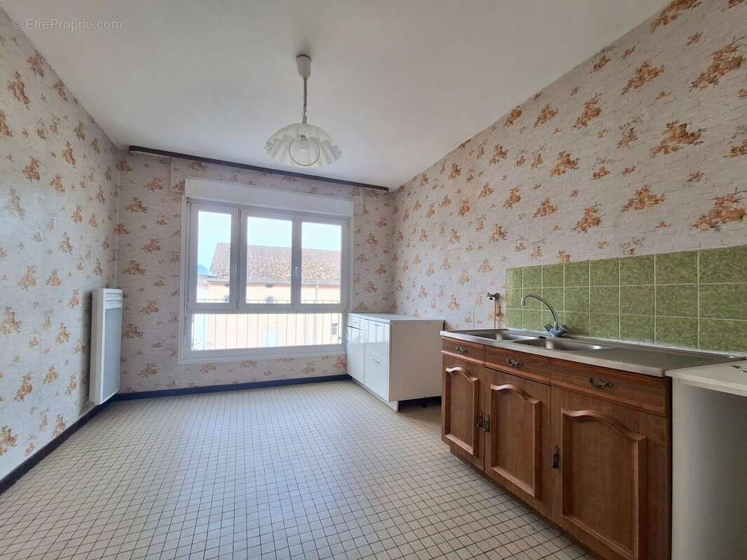 Appartement à MIRECOURT