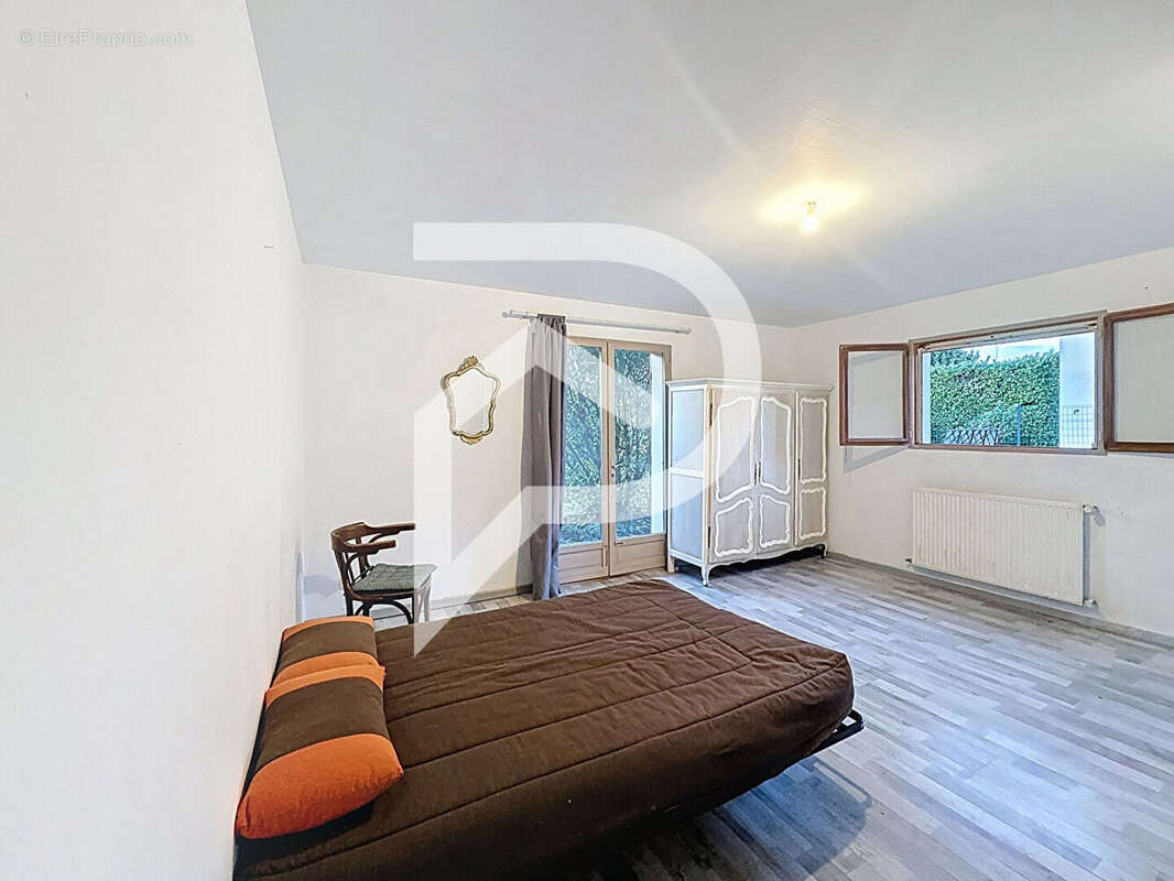 Maison à MONTELIMAR