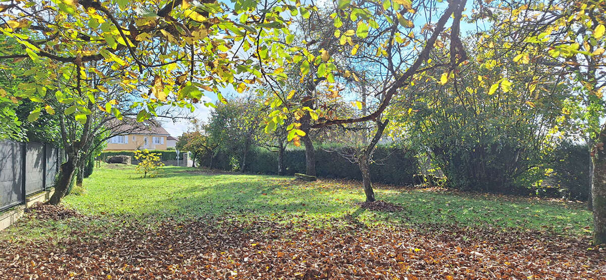 Terrain à MERCY-LE-HAUT
