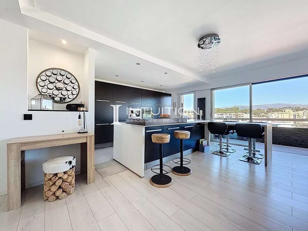 Appartement à LE CANNET