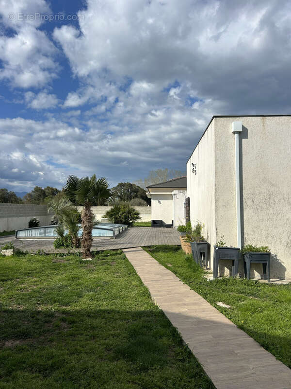 Maison à LINGUIZZETTA