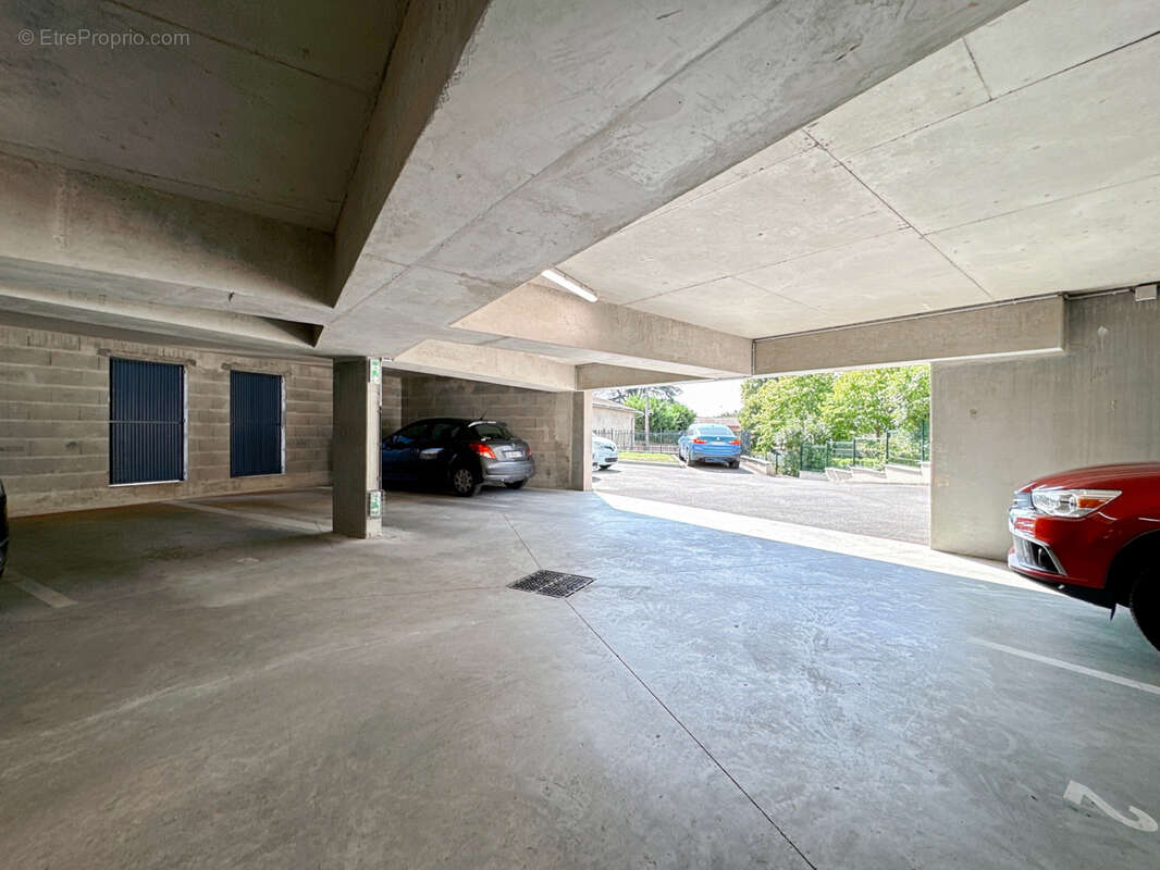 Appartement T3 récent, Ascenseur Climatisé avec balcon et Parking à Trévoux - Bord de Saône - photo 10