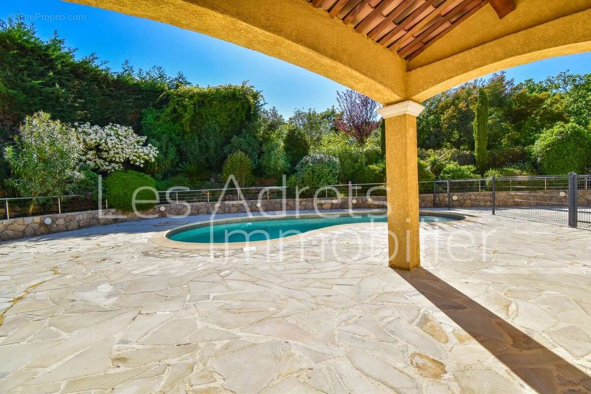 Maison à LES ADRETS-DE-L'ESTEREL