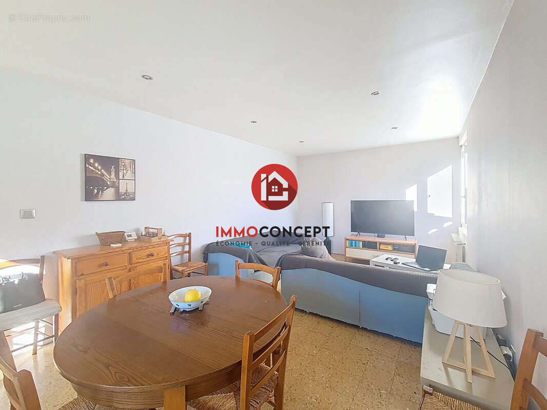 Maison à ROQUEMAURE