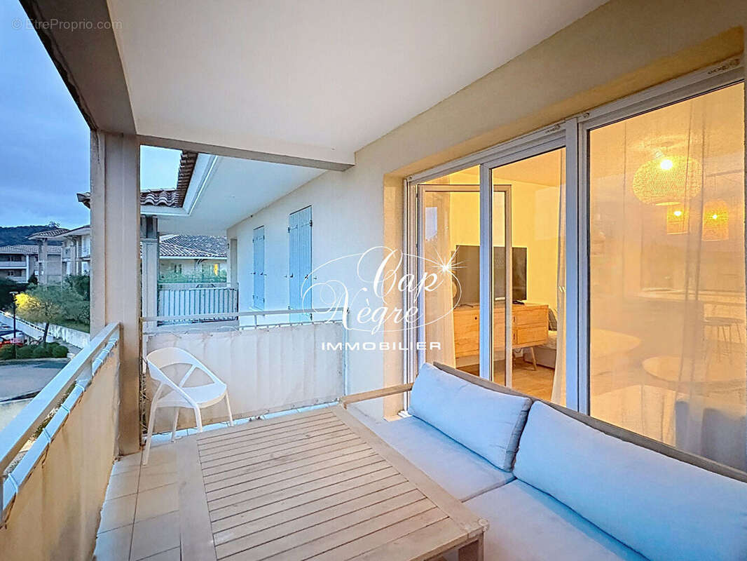 Appartement à LA CROIX-VALMER