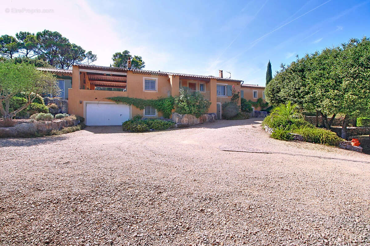 Maison à LORGUES