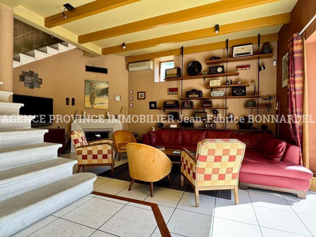 Maison à SAINT-RESTITUT