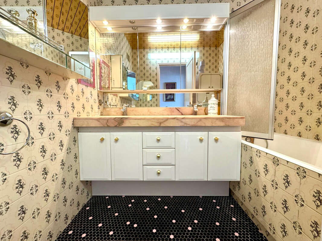 Appartement à MARSEILLE-9E