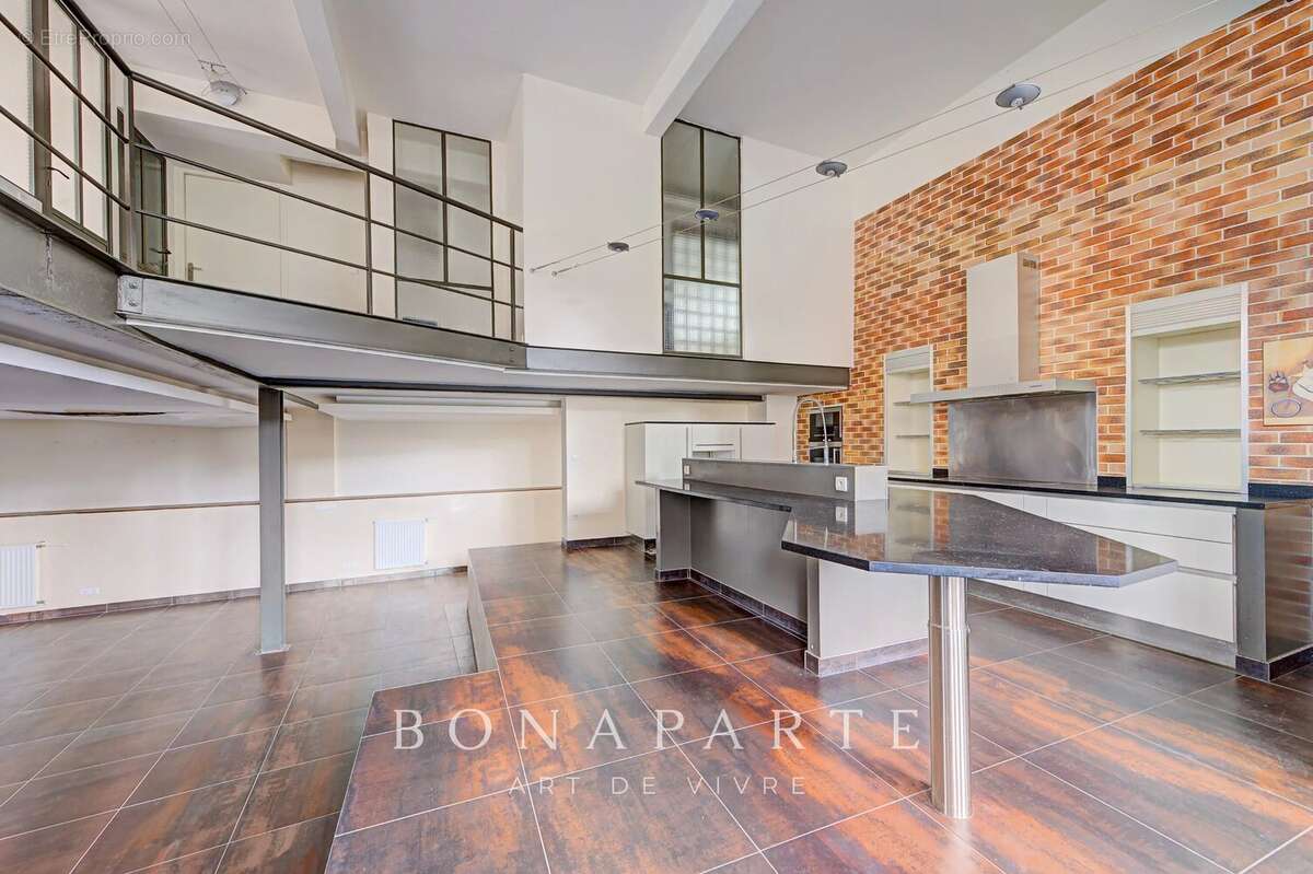 COLOMBES gare - Loft de 205 m²  Terrasse privative  Double parking - photo 2