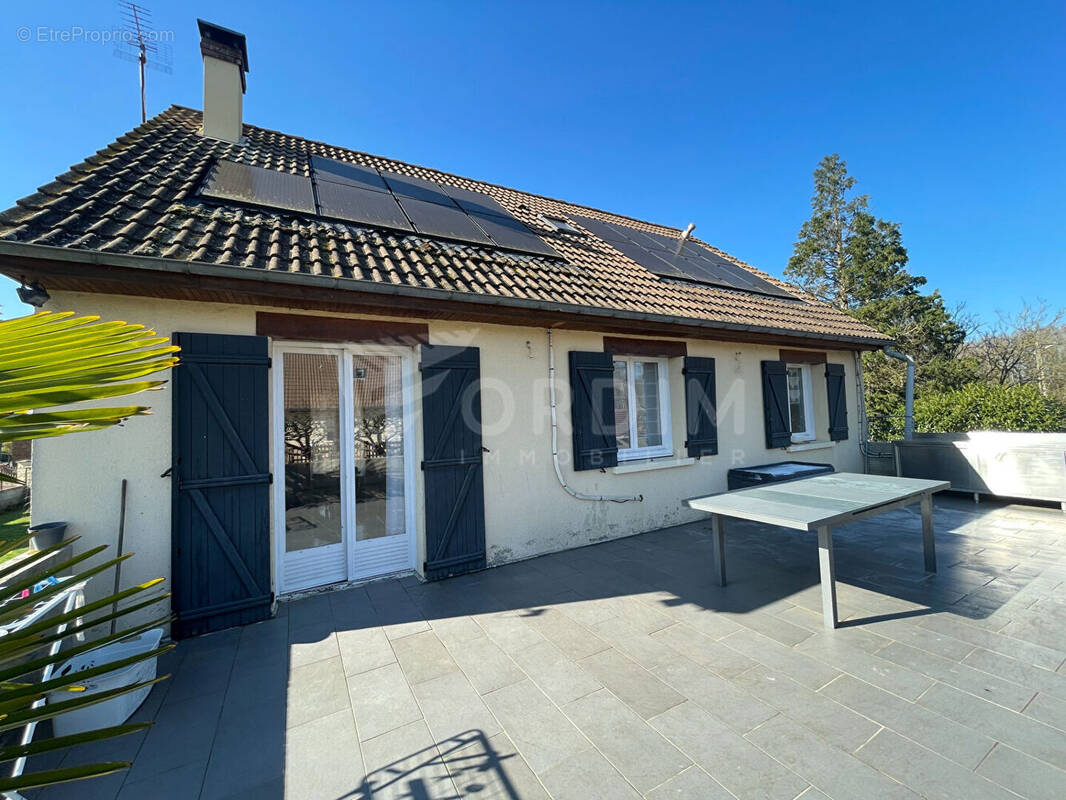 Maison à BUTTEAUX