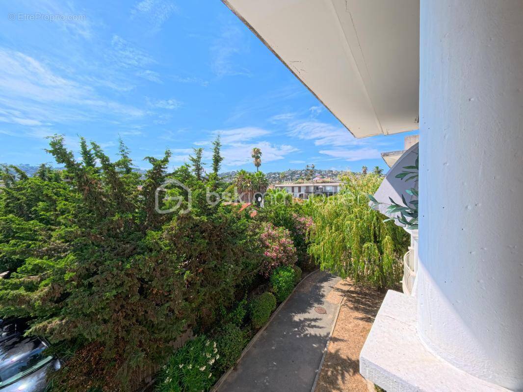 Appartement à VALLAURIS