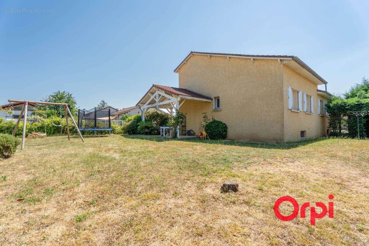Maison familiale de 131 m² avec piscine, bureau et sous-sol complet - photo 22