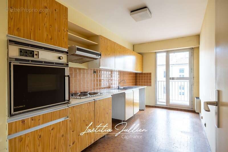 Appartement à MARSEILLE-4E