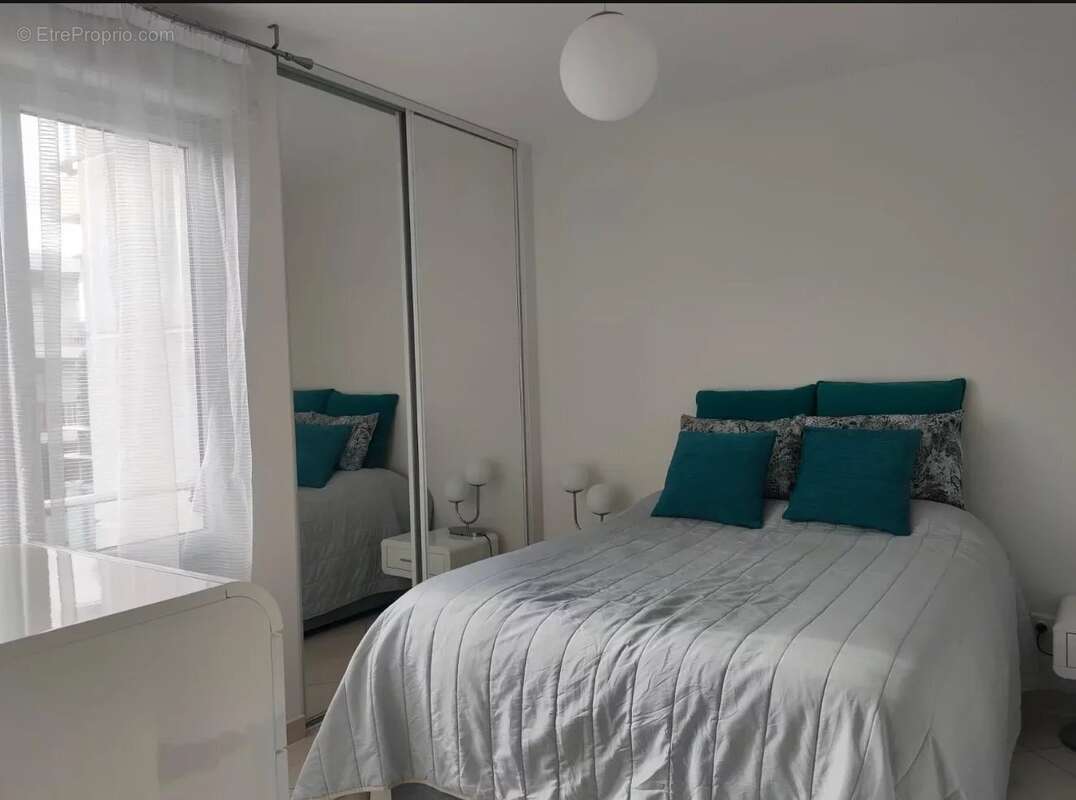 Appartement à SAINT-LAURENT-DU-VAR