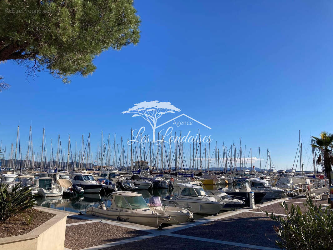 Appartement à LA LONDE-LES-MAURES