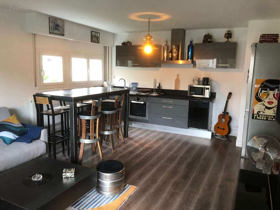 Appartement à COURBEVOIE