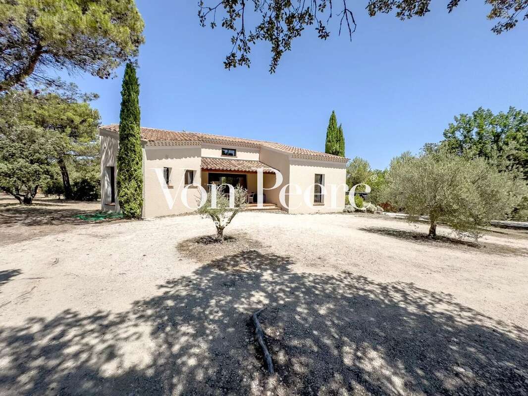 Maison à VENASQUE