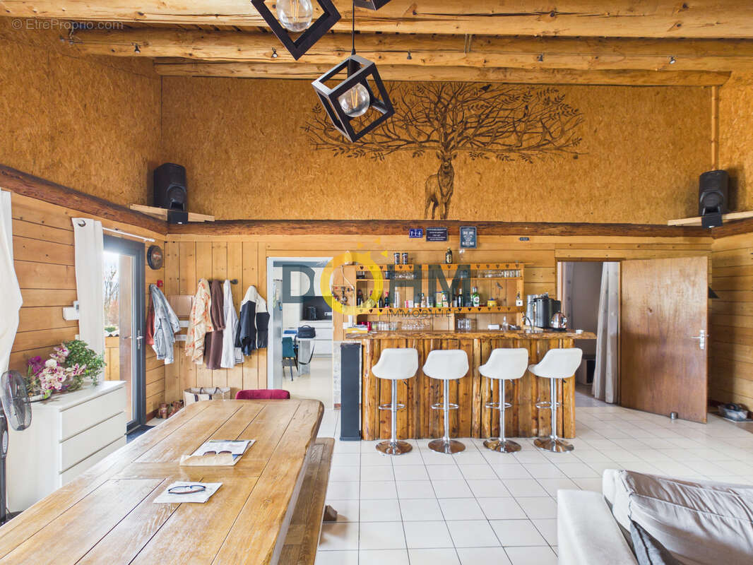A vendre chalet a saint-ferreol des cotes, 3 chambres, grande piece de vie - photo 5