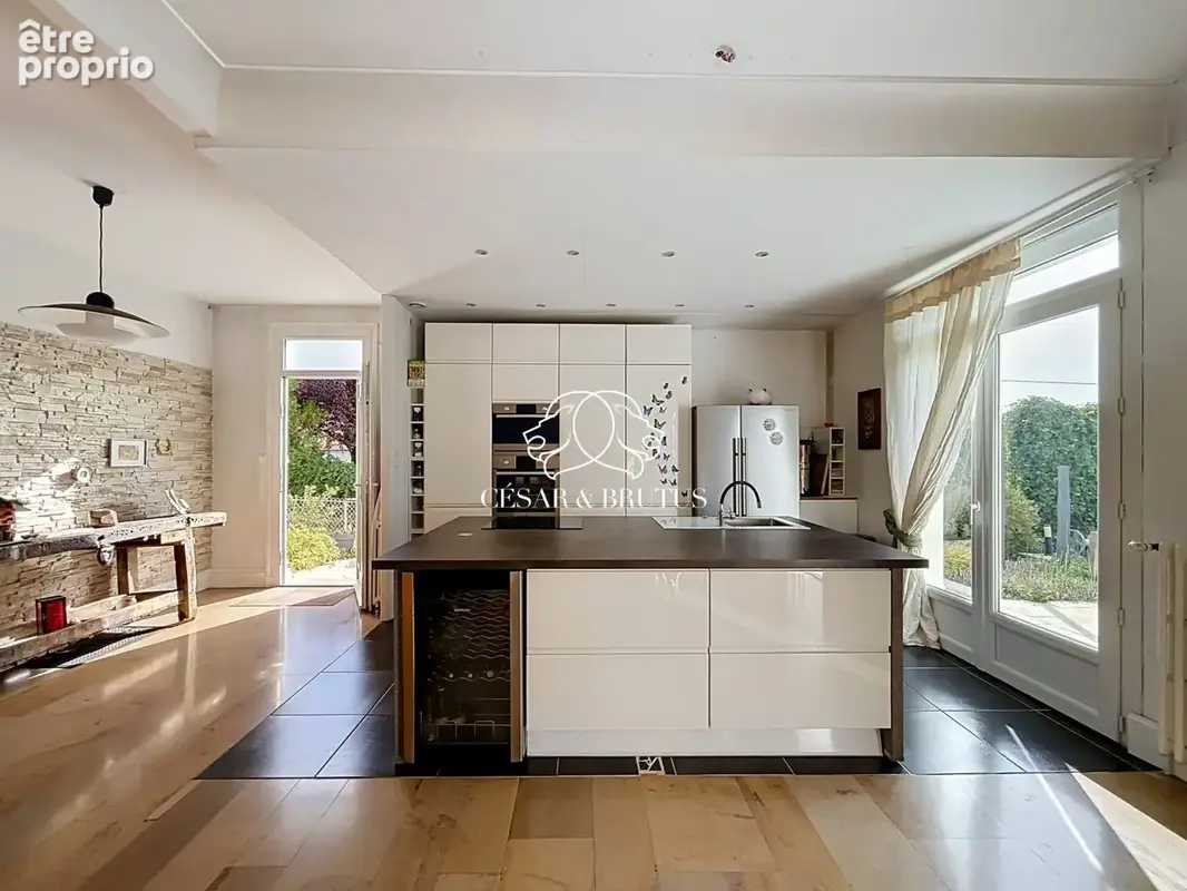 Maison 4 pièces 182 m² à vendre à Marcigny (71110) - photo 4