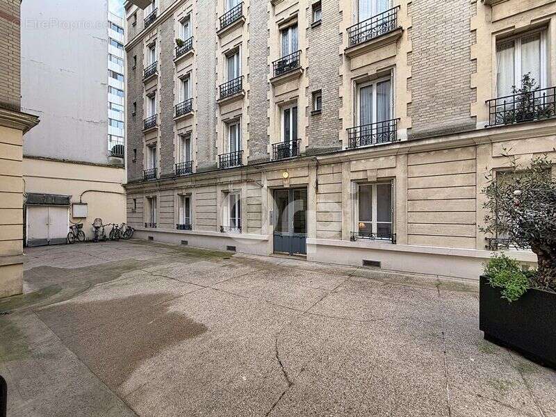 Appartement à PARIS-15E
