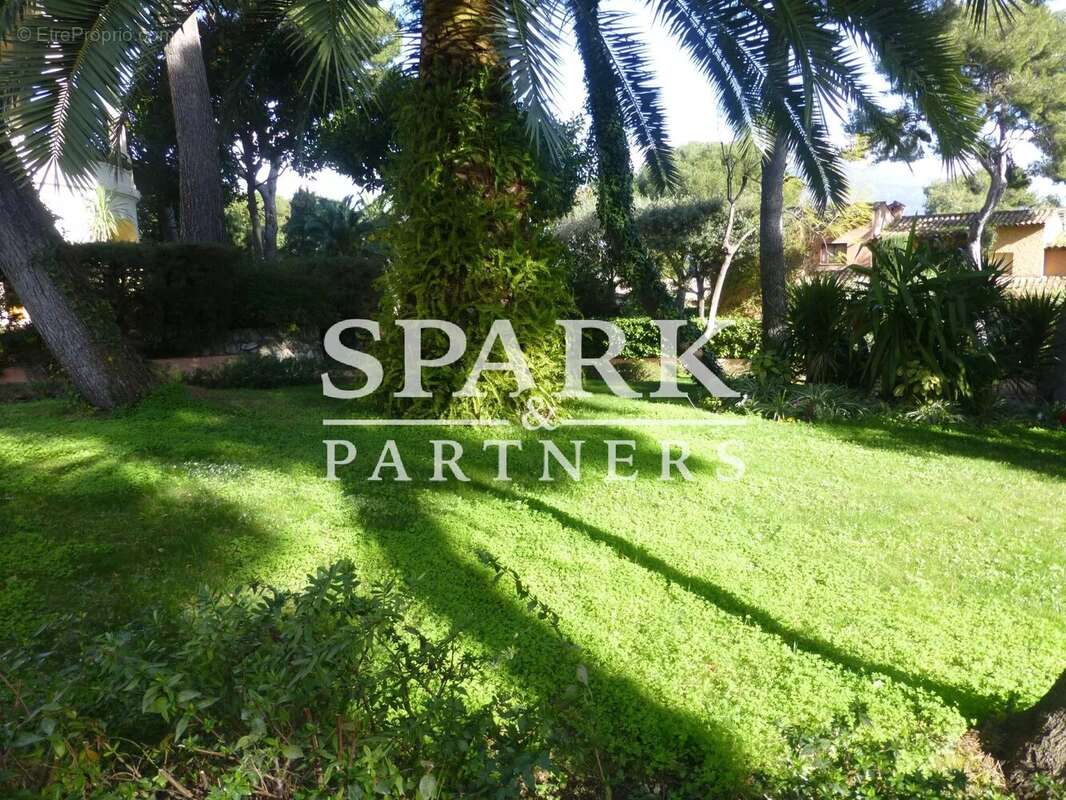 Appartement à ROQUEBRUNE-CAP-MARTIN