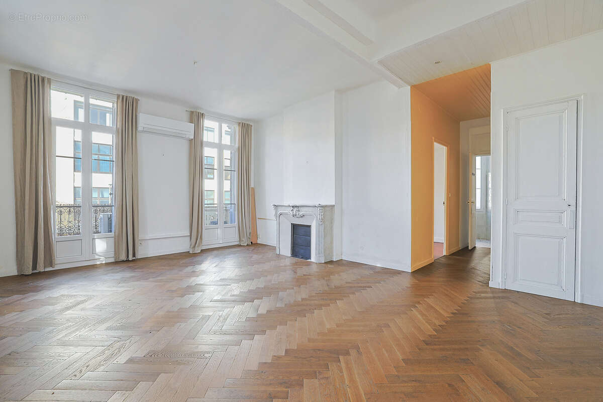 Appartement à HYERES