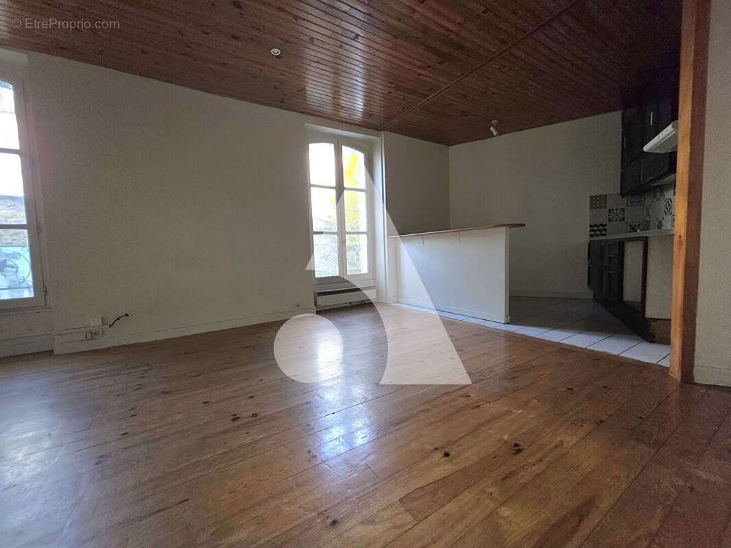 Appartement à SAINT-MAUR-DES-FOSSES