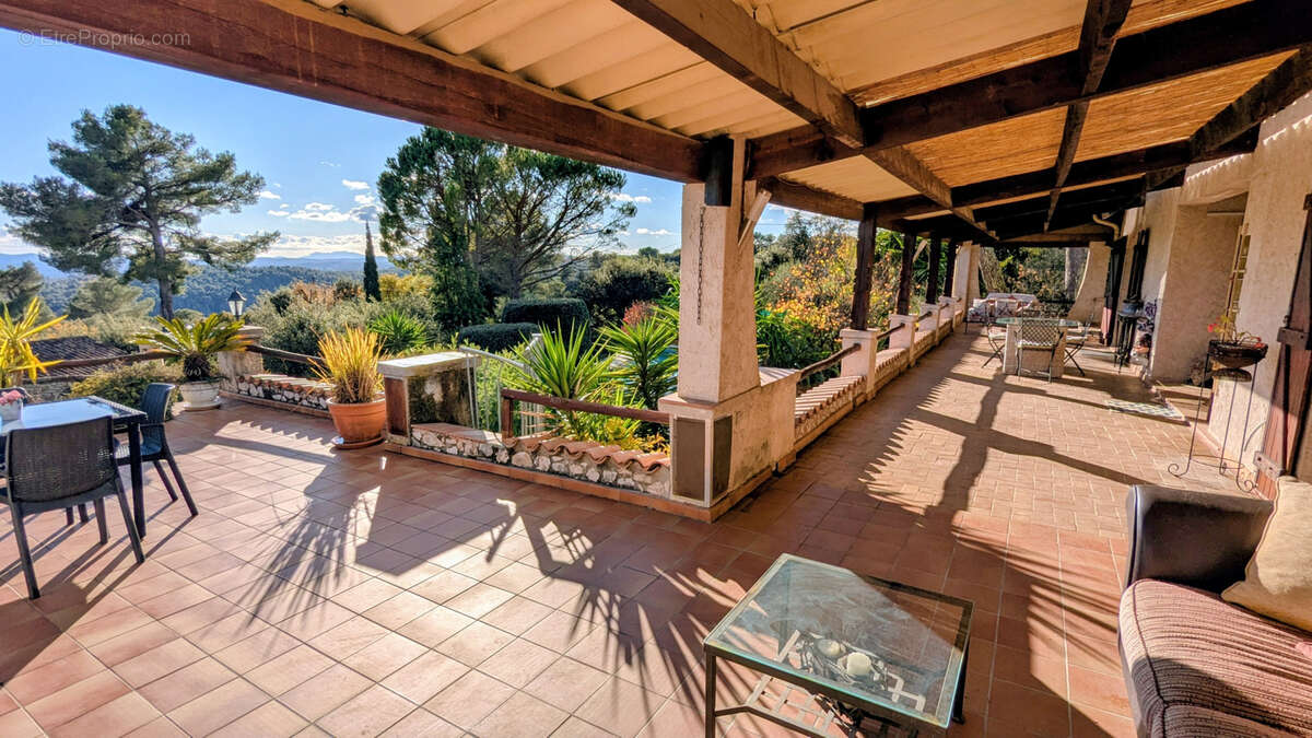 Maison à TOURRETTES-SUR-LOUP