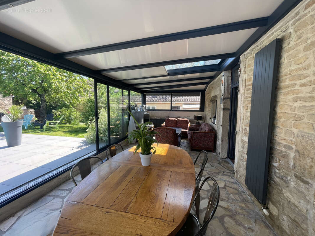 Maison à SAVIGNY-LE-SEC