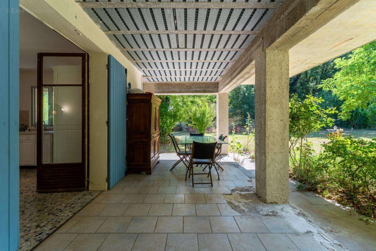 Maison à MEYRARGUES