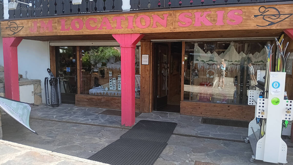 Commerce à ARACHES-LA-FRASSE