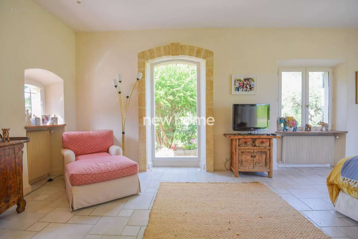 Maison à LORGUES