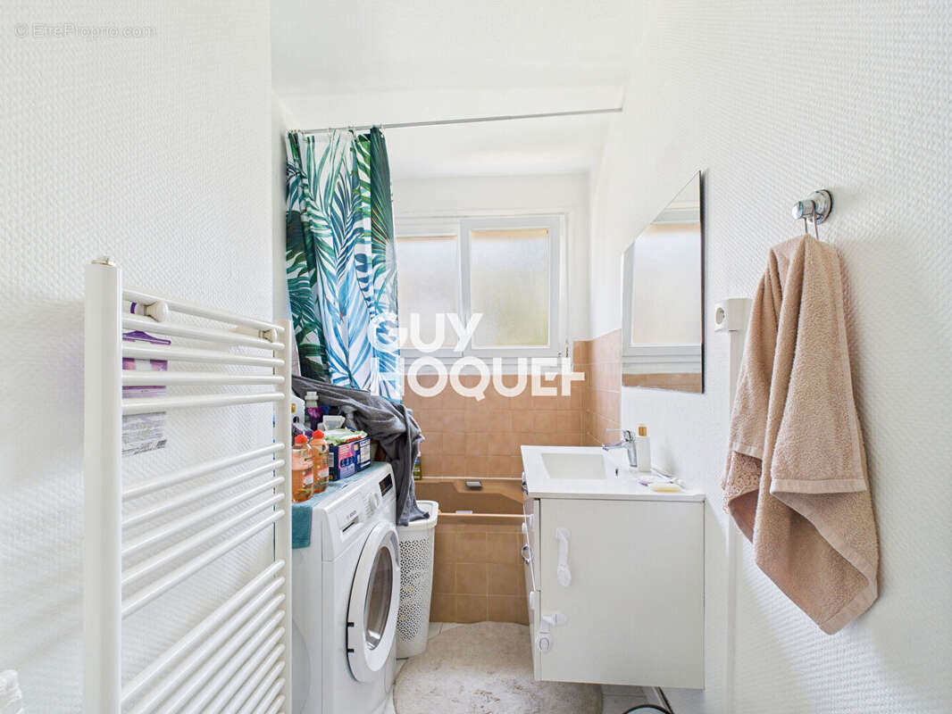 Appartement à PETIT-COURONNE