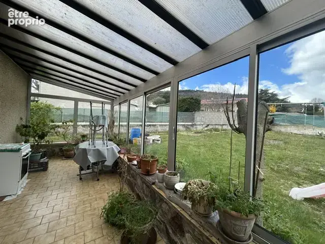 Maison à vendre à ANNONAY avec 4 chambres et terrain attenant. - photo 3