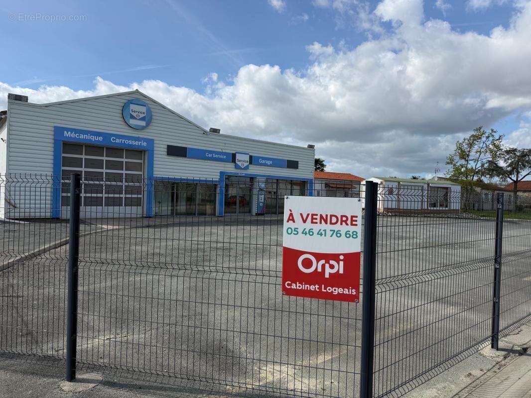 Autre à CHARRON