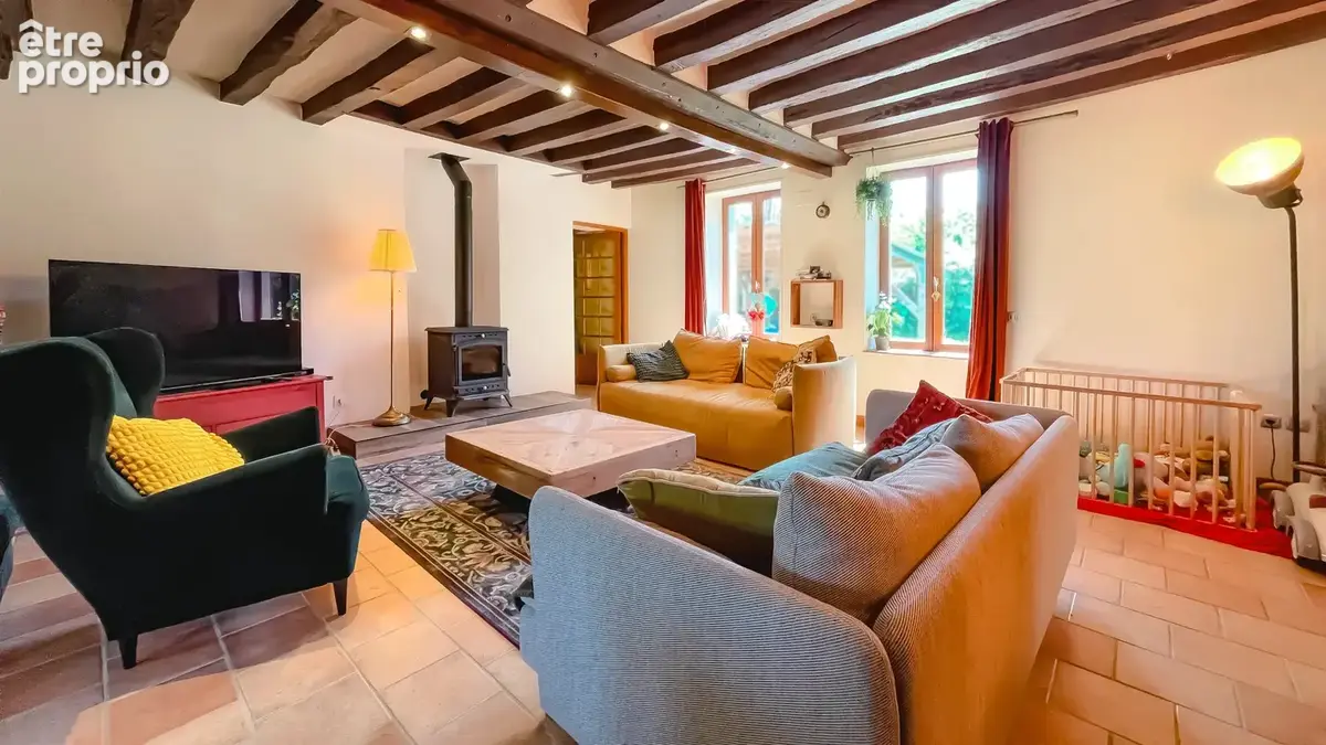 Maison T9 de 206 m2 avec jardin, cave, serre et garages - Courcebœufs - photo 2