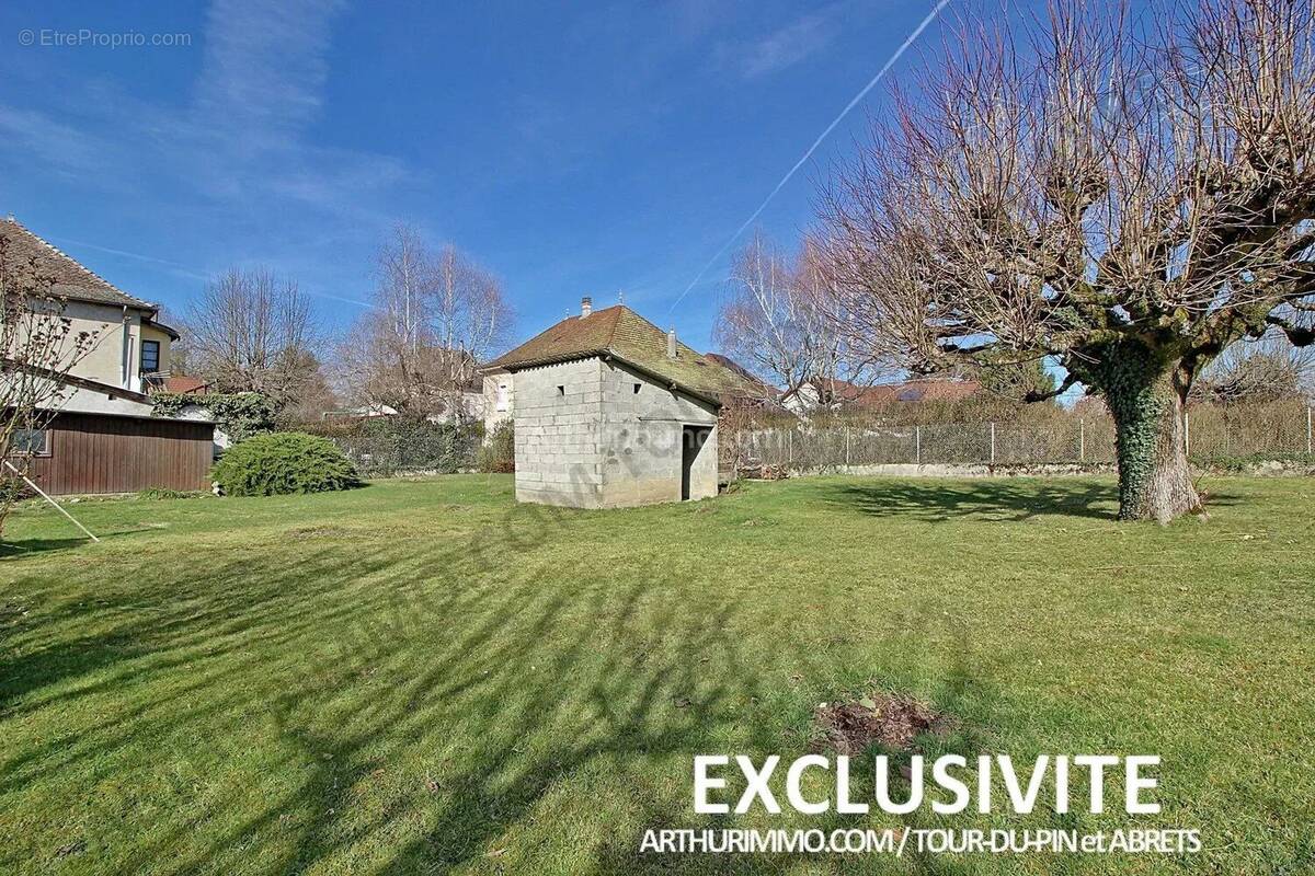 Terrain à SAINT-ANDRE-LE-GAZ