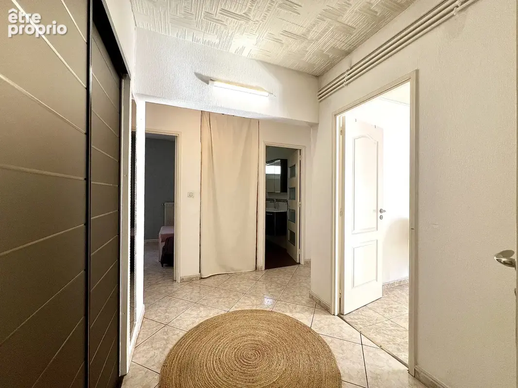 13013 MARSEILLE - Les Olives. Rés 'Le Grand Verger' - Appartement 5/6 pièces 105m2, balcon, cave et garage. - photo 11