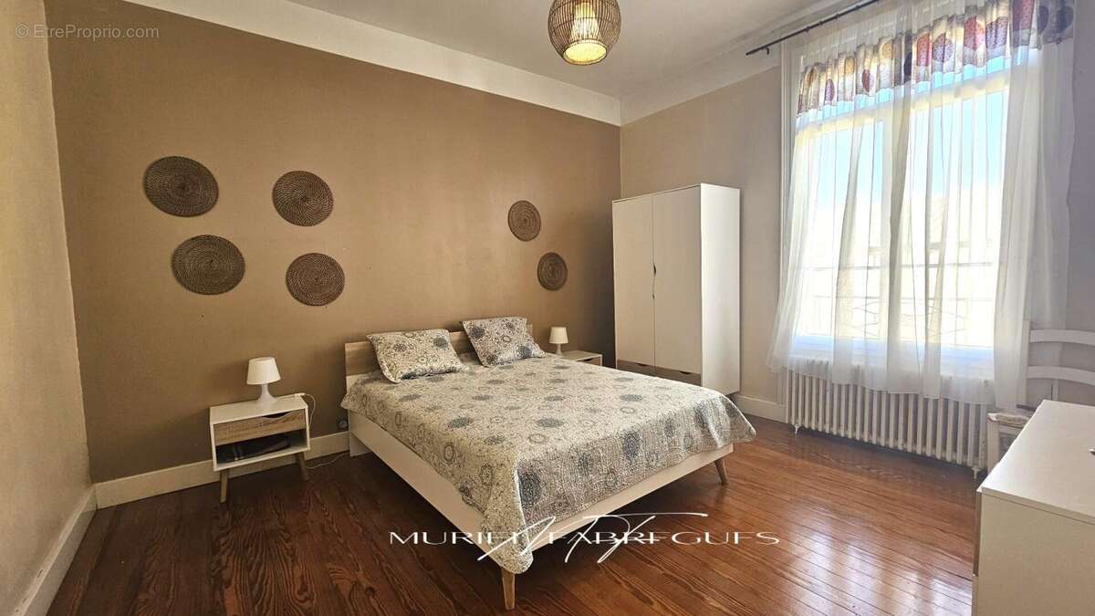 Maison de maître de 315 m2 avec  grandes dépendances, piscine chauffée, grand parc  de 3500 m2 - photo 14