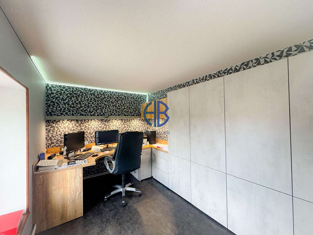 Superbe maison 8 pièces climatisée avec piscine, salon d'été climatisé et dépendances - photo 15