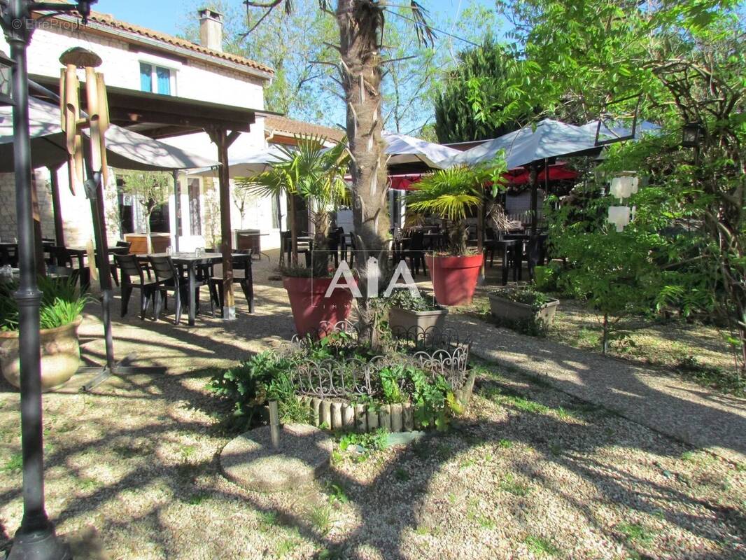 Commerce à MAINE-DE-BOIXE