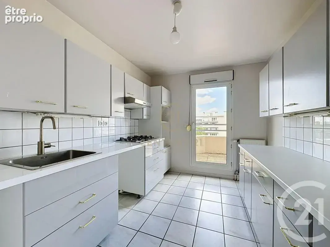 Appartement 92 m² à Lyon-8e  - photo 3